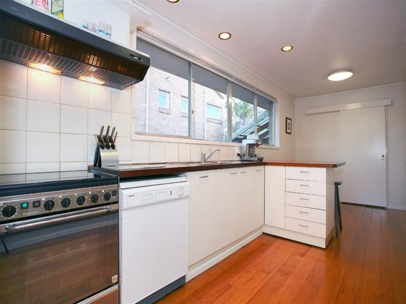 24 Lynnwood Parade, Templestowe Lower VIC 3107