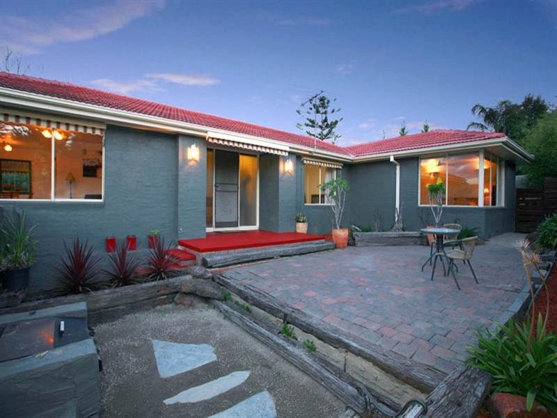 24 Lynnwood Parade, Templestowe Lower VIC 3107