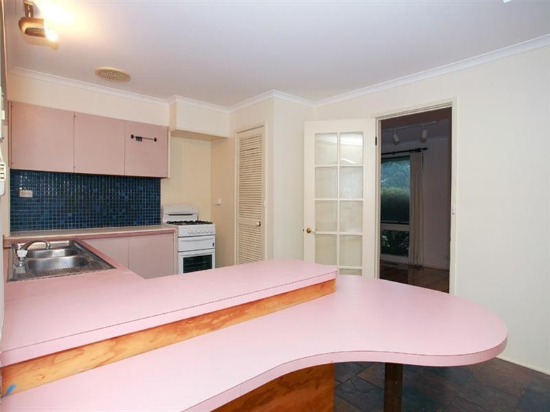 56 Golden Grove, Glen Waverley VIC 3150