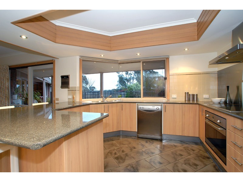 6 Wakefield Place, Templestowe VIC 3106