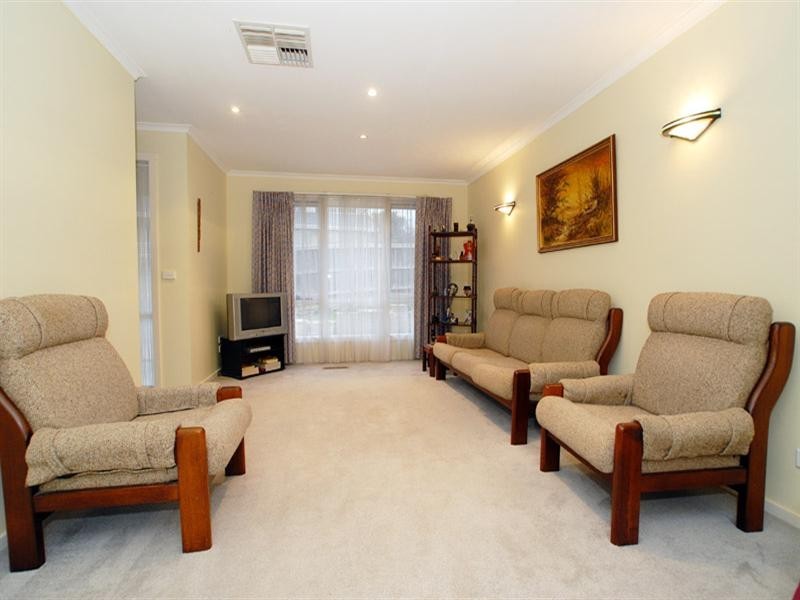 2/5 Thiele Street, Doncaster VIC 3108