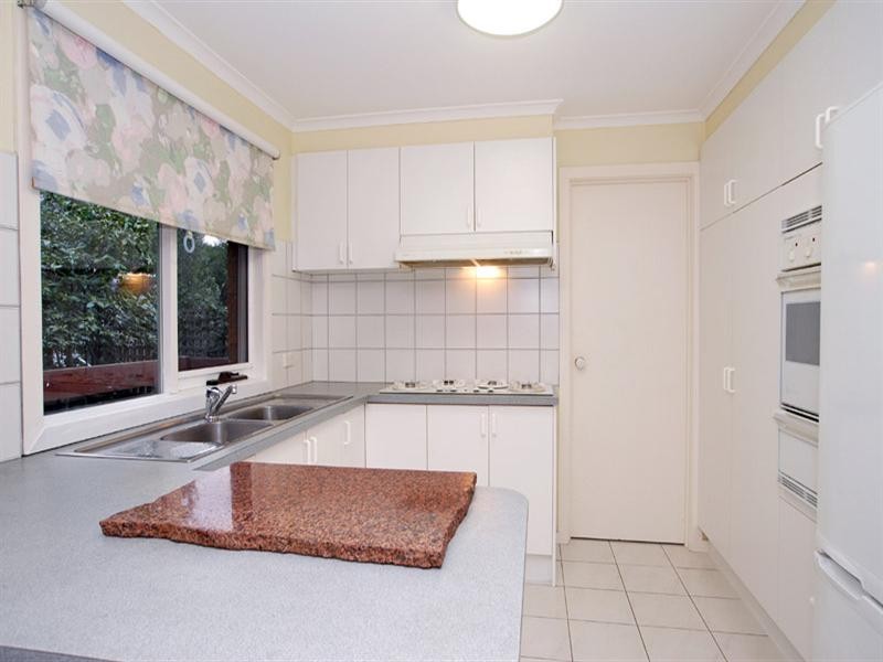 2/5 Thiele Street, Doncaster VIC 3108