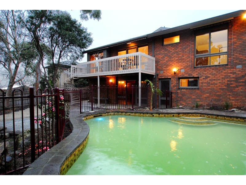 11 Oak Crescent, Templestowe Lower VIC 3107