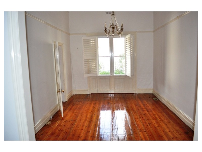 4 Seymour Grove, Camberwell VIC 3124