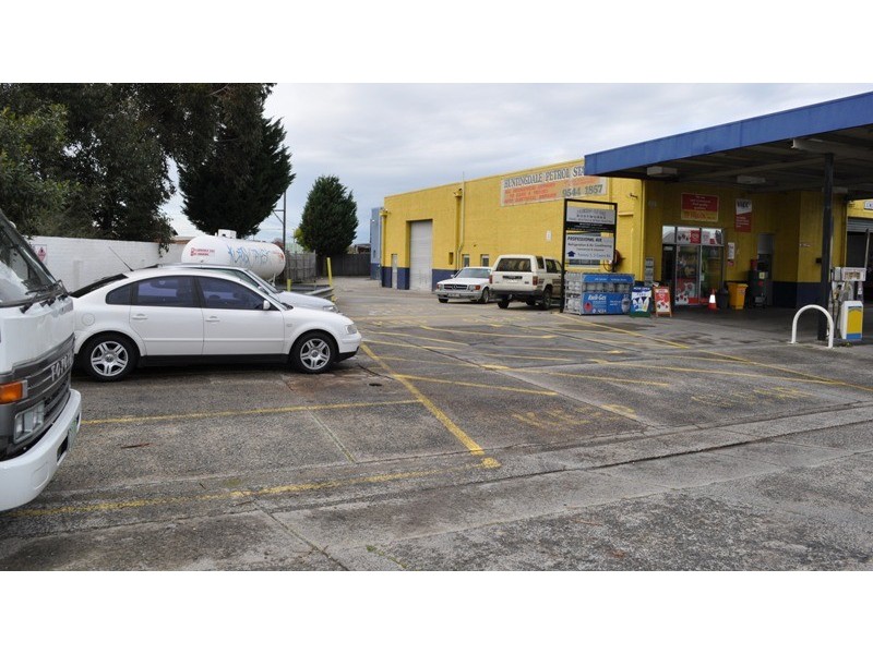 2 Coora Road, Oakleigh South VIC 3167