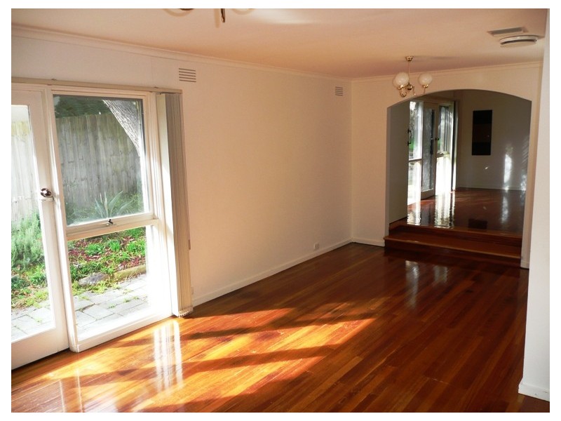 25 Saxon Street, Doncaster VIC 3108