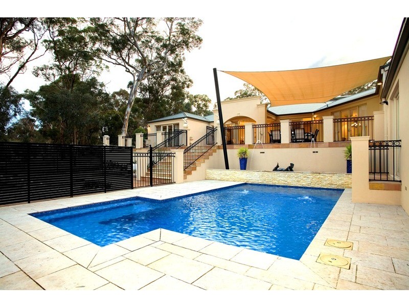 122 Albion Crescent, Greensborough VIC 3088