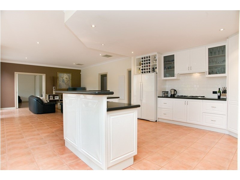 122 Albion Crescent, Greensborough VIC 3088