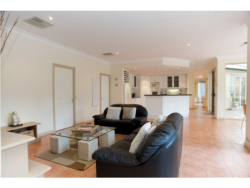 122 Albion Crescent, Greensborough VIC 3088