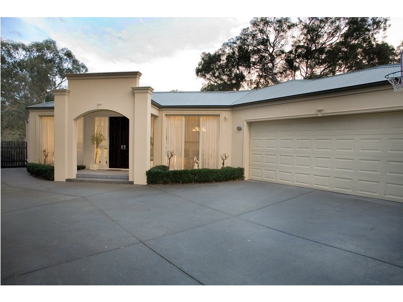 122 Albion Crescent, Greensborough VIC 3088