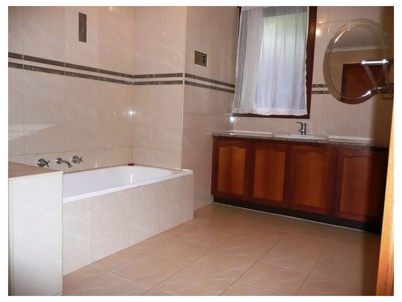 9 Montreal Drive, Doncaster East VIC 3109