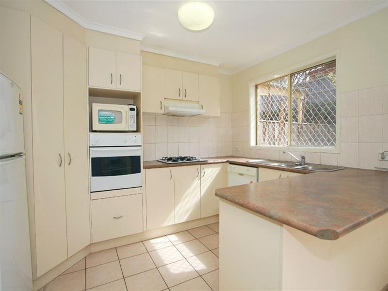 2 Oak Court, Box Hill South VIC 3128