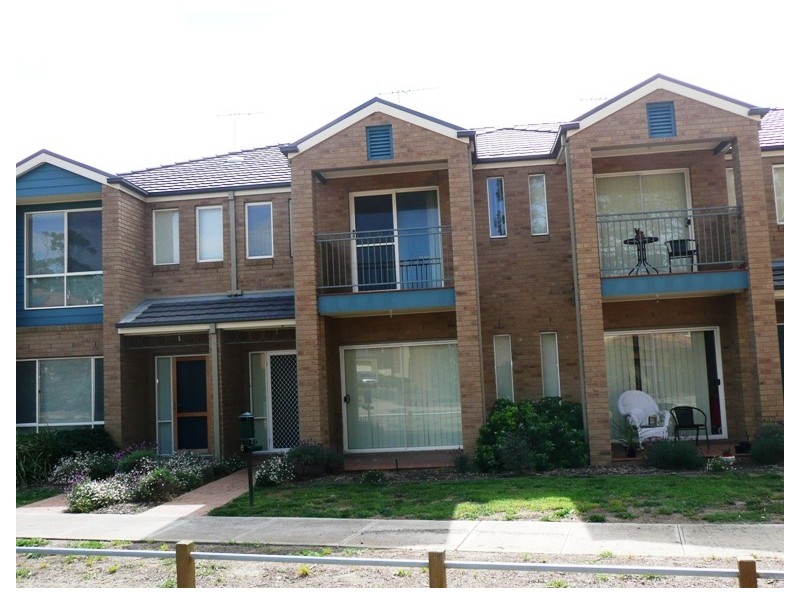 6 Lancewood Walk, South Morang VIC 3752