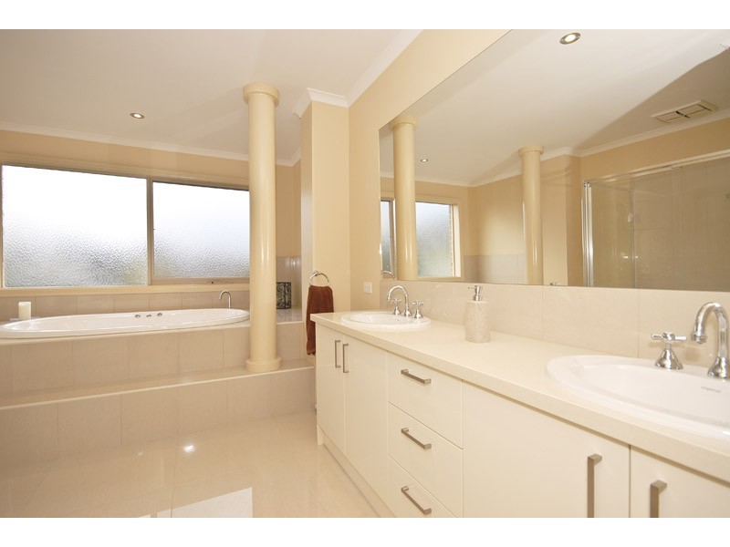 56 Jacana Avenue, Templestowe Lower VIC 3107