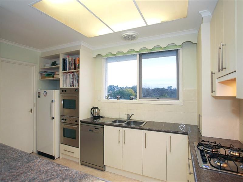 4 Alburnum Crescent, Templestowe Lower VIC 3107