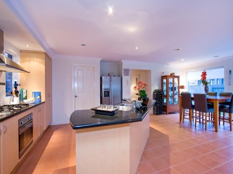 12 Shirvington Place, Donvale VIC 3111