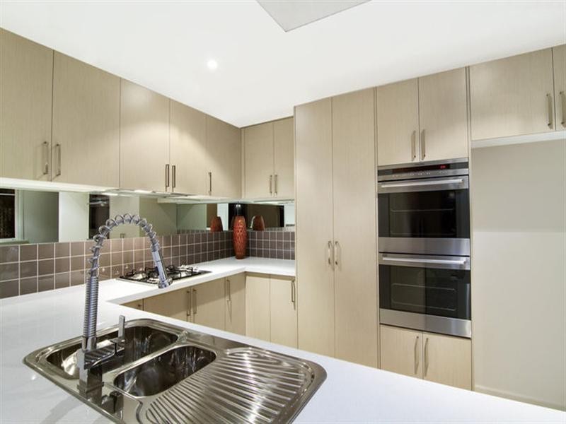 18 Kanooka Avenue, Templestowe Lower VIC 3107