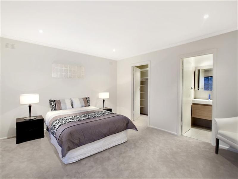 18 Kanooka Avenue, Templestowe Lower VIC 3107