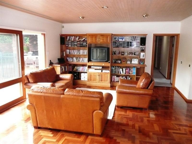 1 Orchard Rise, Park Orchards VIC 3114