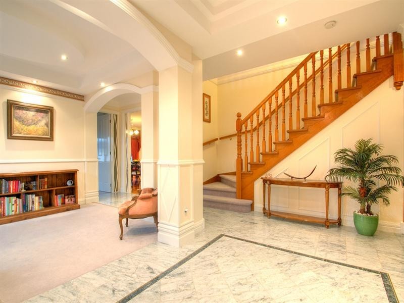 1 Deloraine Close, Doncaster East VIC 3109