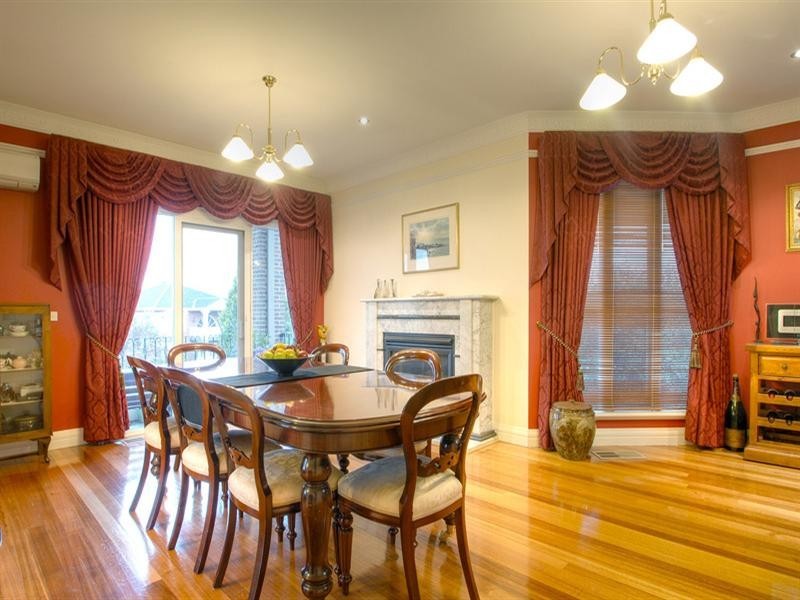 1 Deloraine Close, Doncaster East VIC 3109