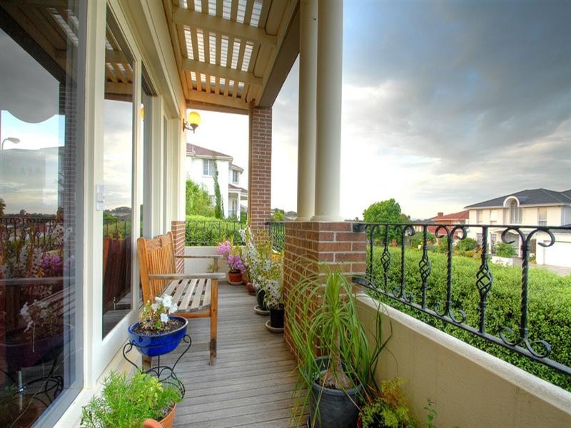 1 Deloraine Close, Doncaster East VIC 3109