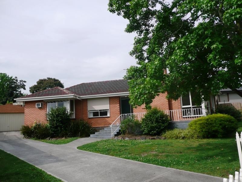 17 William Street, Donvale VIC 3111