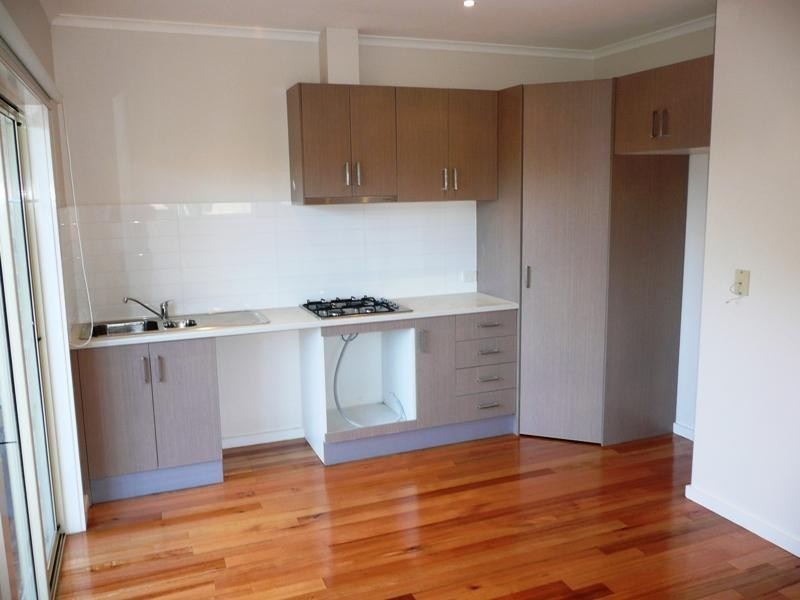 3/13 Suffolk Street, Reservoir VIC 3073