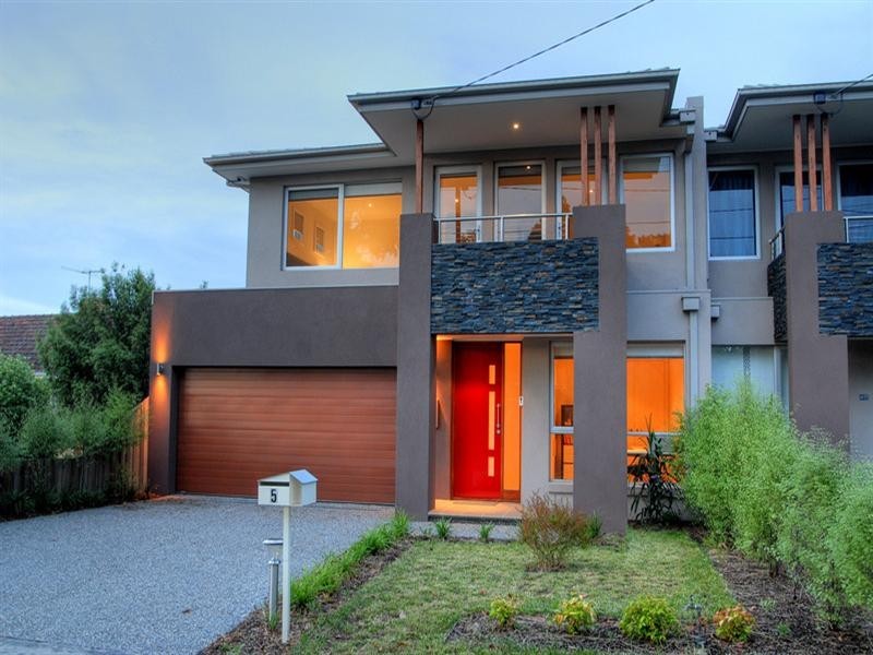 5 Pine Way, Doncaster East VIC 3109