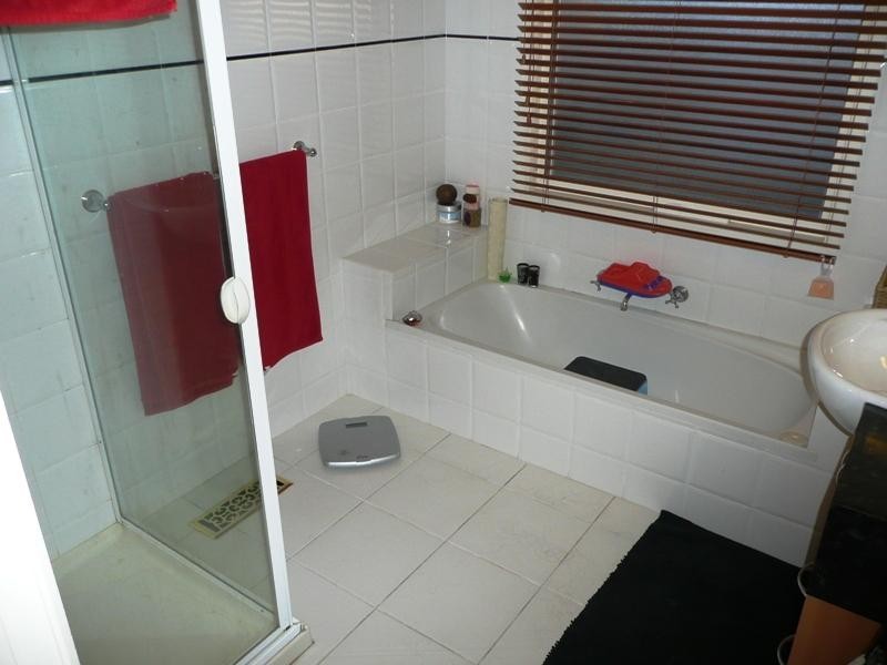 17A Larnoo Drive, Doncaster East VIC 3109