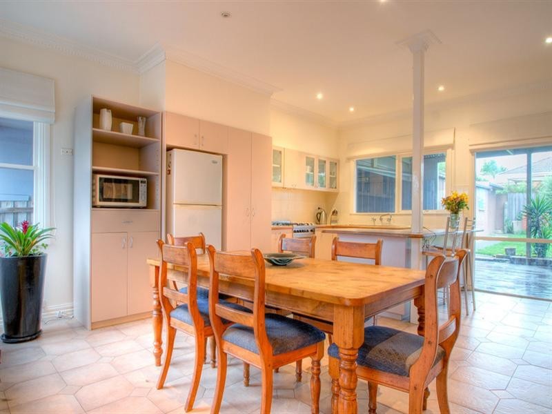 5 Winton Street, Burwood VIC 3125