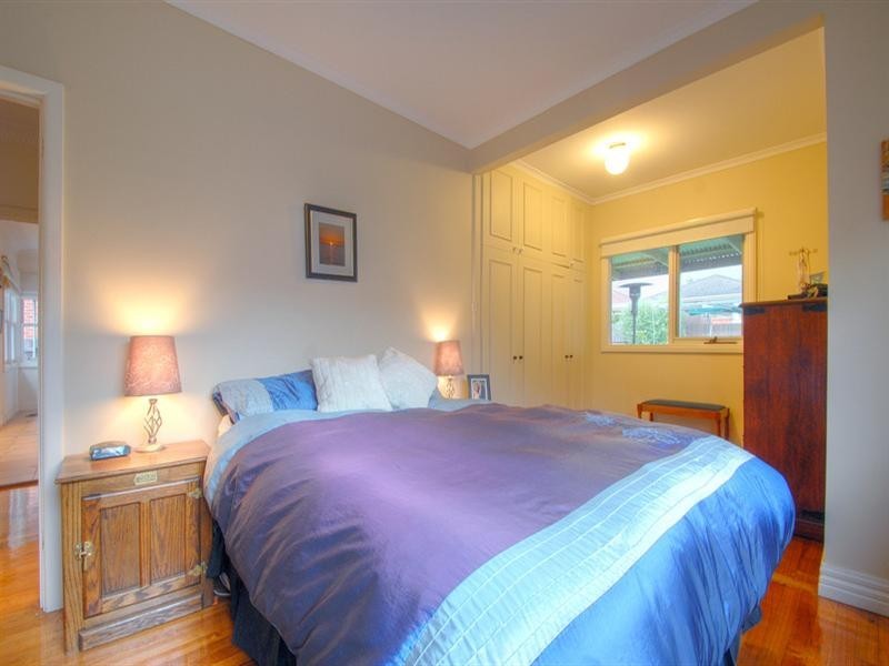 5 Winton Street, Burwood VIC 3125