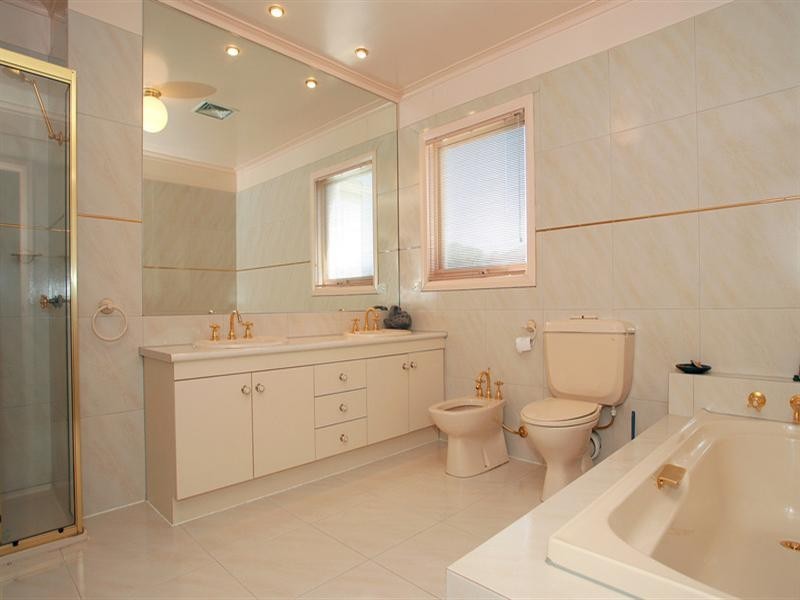 8 Paisley Close, Templestowe VIC 3106