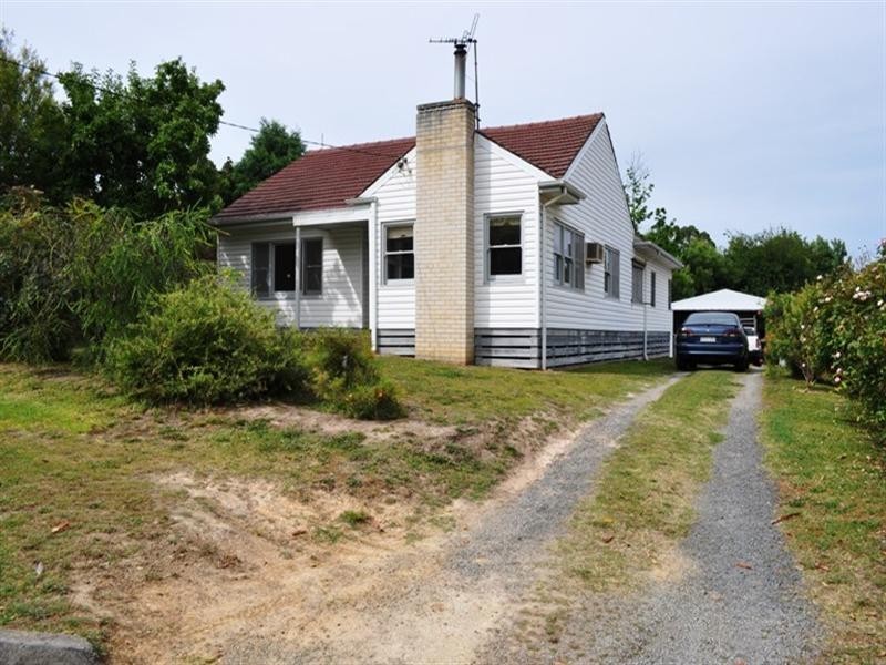 17 Leonard Street, Ringwood VIC 3134