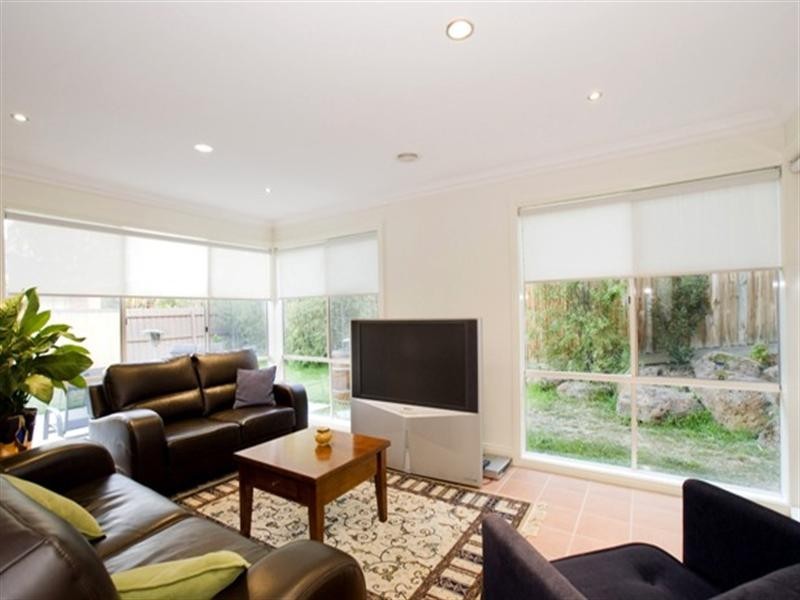 12 Shirvington Place, Donvale VIC 3111