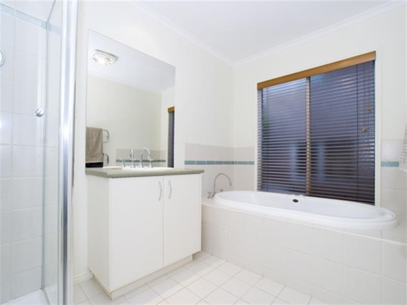 12 Shirvington Place, Donvale VIC 3111