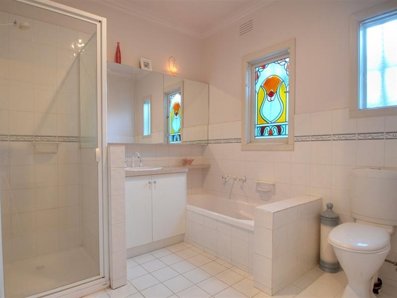 2 Marian Court, Blackburn VIC 3130