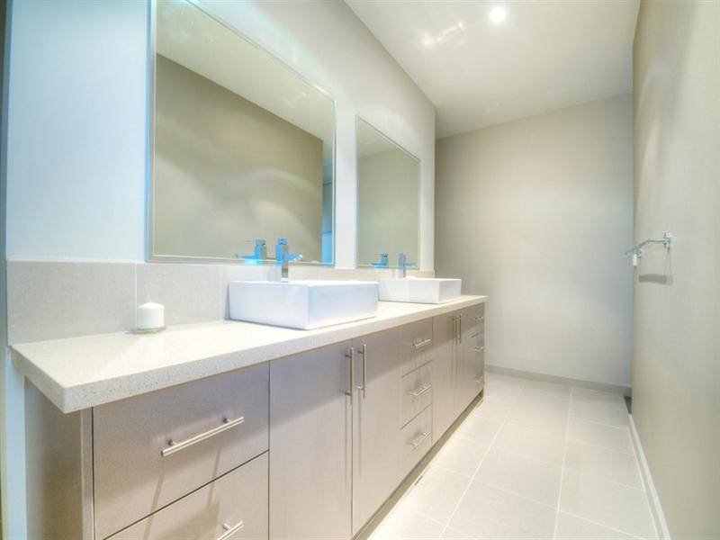 2 Gruner Avenue, Doreen VIC 3754