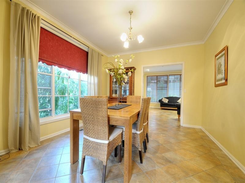 22 Larnoo Drive, Doncaster East VIC 3109