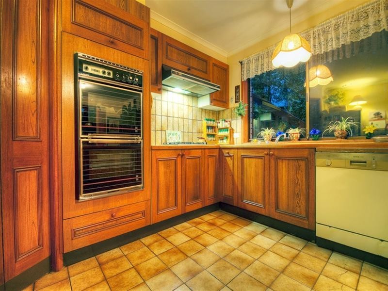 8 Catherine Avenue, Doncaster East VIC 3109