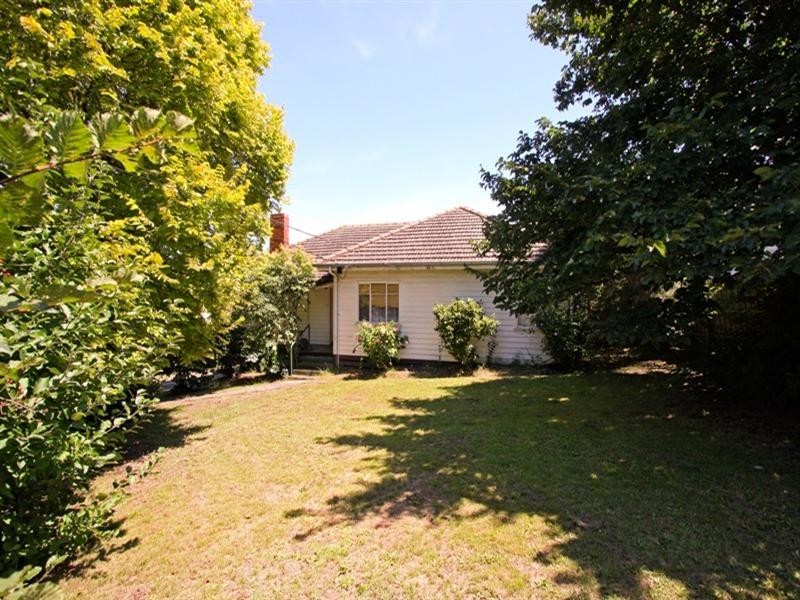 18 Ireland Street, Burwood VIC 3125