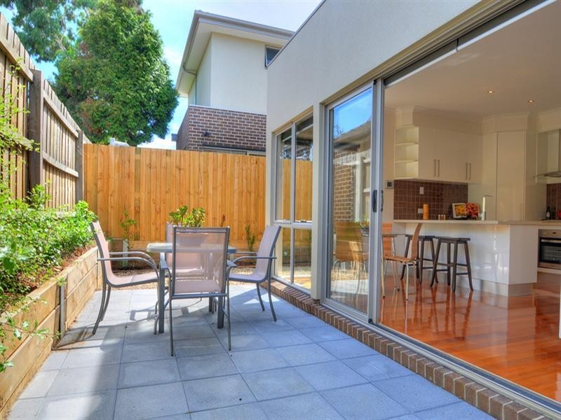 2/1056 Doncaster Road, Doncaster East VIC 3109