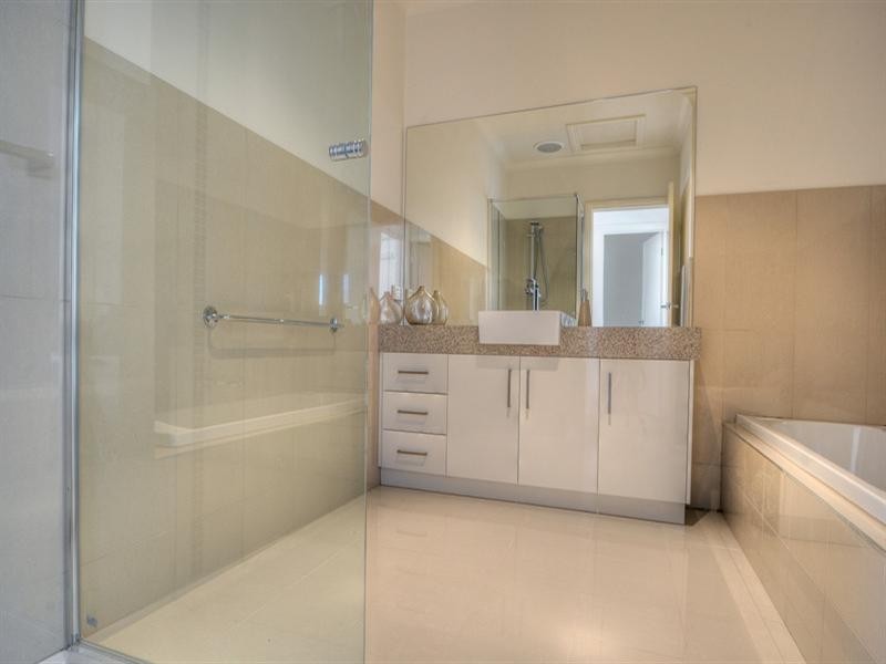 2/1056 Doncaster Road, Doncaster East VIC 3109