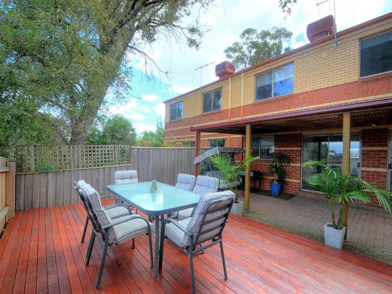 9 Peppermint Grove, Box Hill South VIC 3128