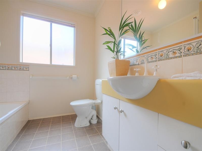 9 Peppermint Grove, Box Hill South VIC 3128