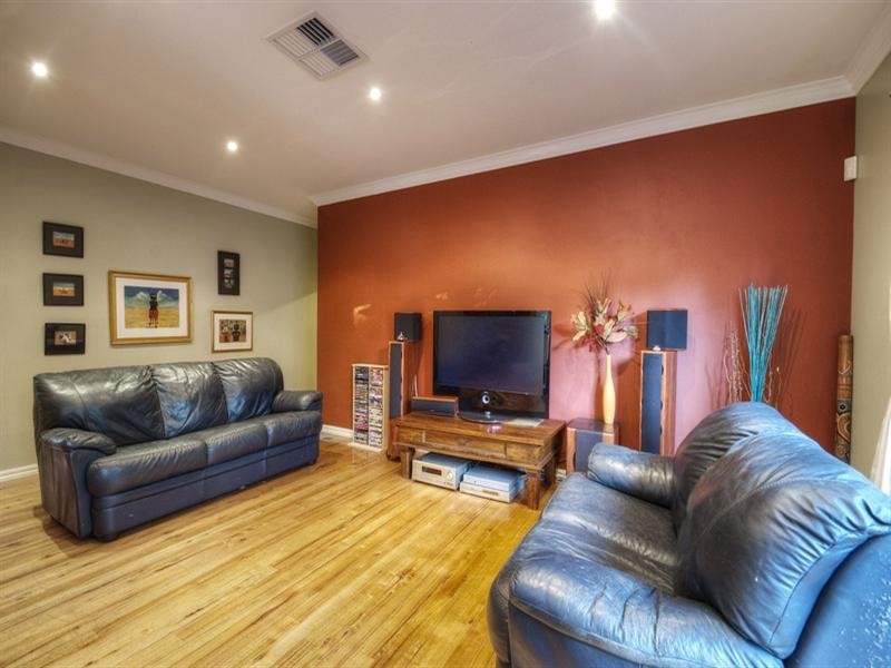 1 Clegg Avenue, Croydon VIC 3136