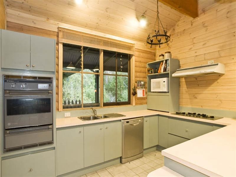 127 Barak Drive, Launching Place VIC 3139