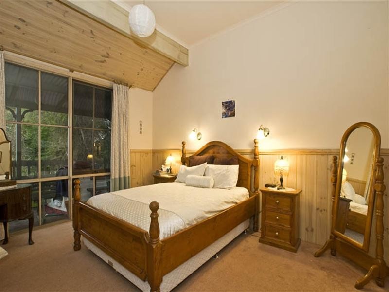 127 Barak Drive, Launching Place VIC 3139