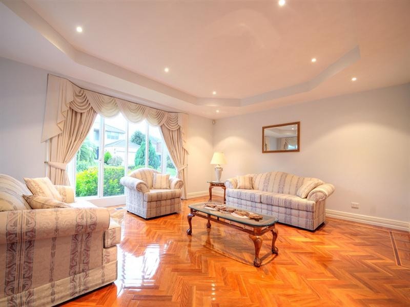 24 Hillhouse Road, Templestowe VIC 3106