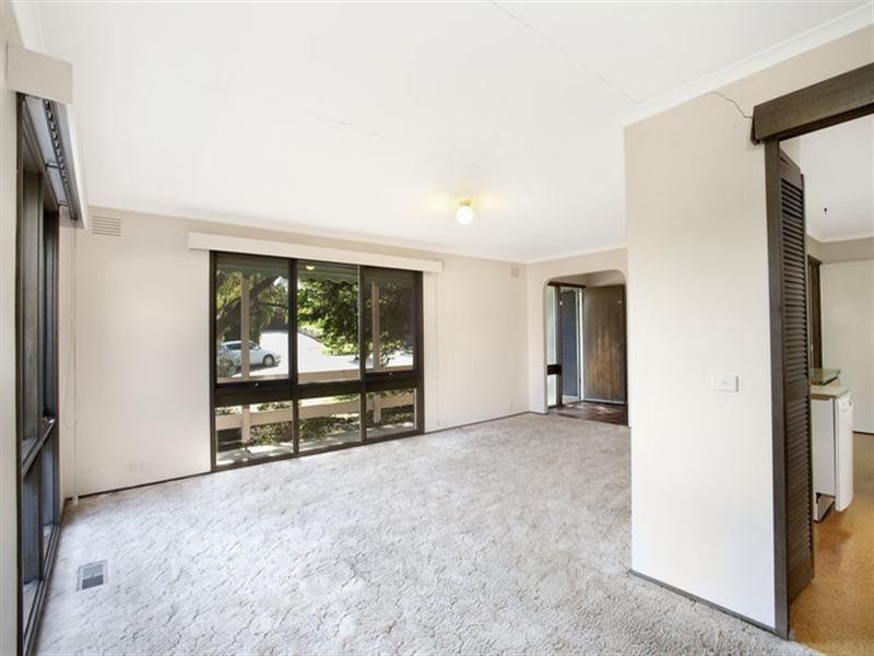 20 Churchill Drive, Mooroolbark VIC 3138